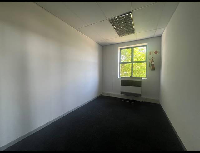 224M² OFFICE TO LET IN MEYERSDAL